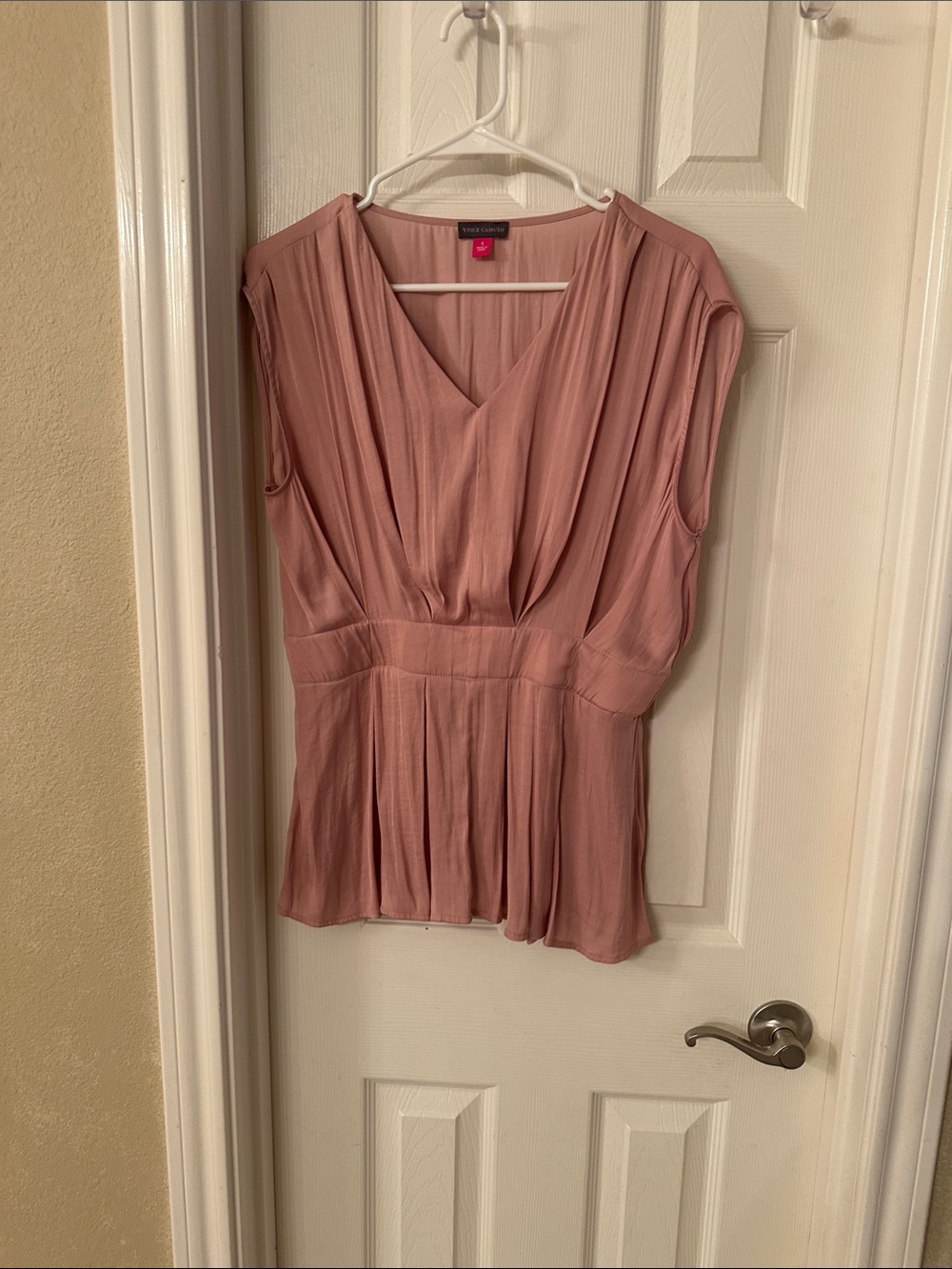 Vince Camuto Dusty Rose Pleated V-Neck Sleeveless Blouse